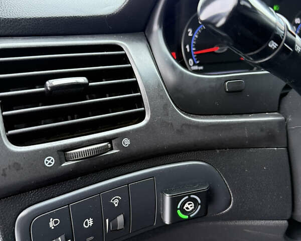 Синій Кіа Маджентіс, об'ємом двигуна 2 л та пробігом 223 тис. км за 3800 $, фото 16 на Automoto.ua