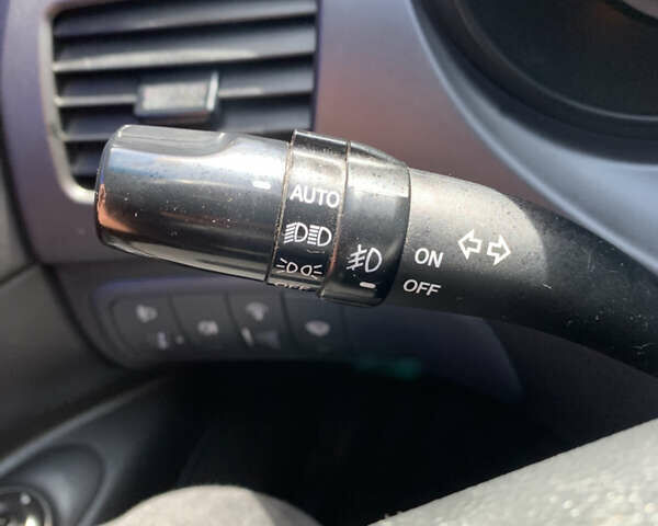 Синій Кіа Маджентіс, об'ємом двигуна 2 л та пробігом 203 тис. км за 6300 $, фото 20 на Automoto.ua