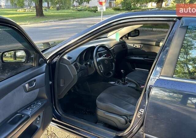 Киа Маджентис 2008 в Мукачеве на Automoto.ua Синий Киа Маджентис, объемом двигателя 2 л и пробегом 291 тыс. км за 5900 $, фото 5 на Automoto.ua