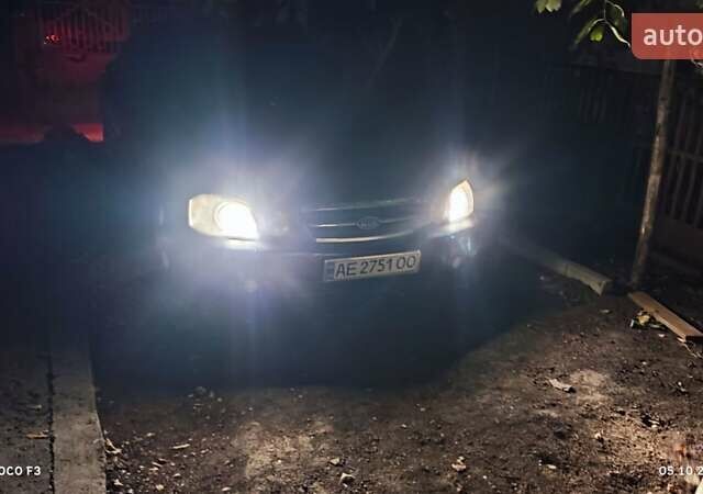 Зелений Кіа Маджентіс, об'ємом двигуна 2 л та пробігом 260 тис. км за 3950 $, фото 4 на Automoto.ua