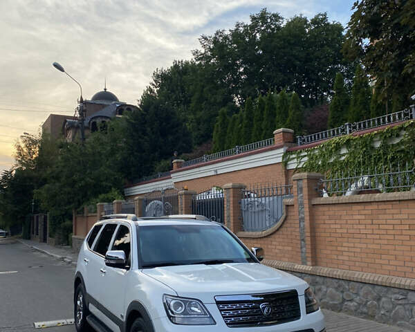 Білий Кіа Мохаве, об'ємом двигуна 3 л та пробігом 83 тис. км за 27500 $, фото 5 на Automoto.ua