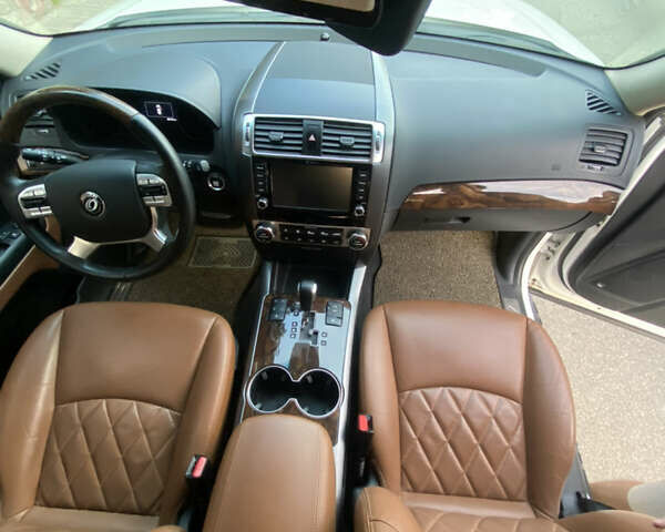 Білий Кіа Мохаве, об'ємом двигуна 3 л та пробігом 83 тис. км за 27500 $, фото 32 на Automoto.ua