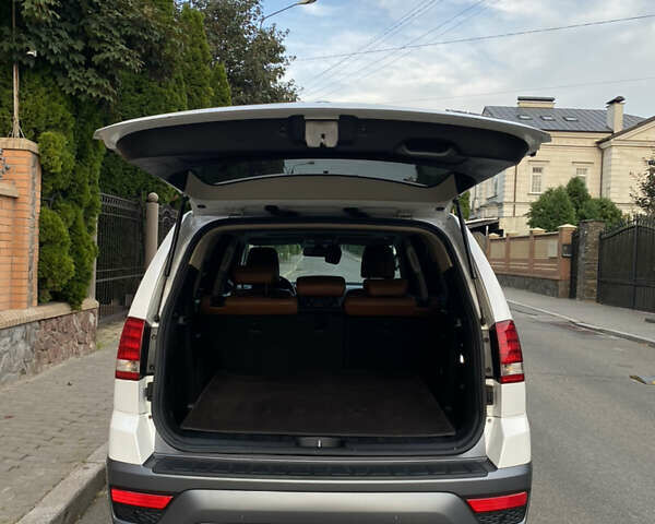 Білий Кіа Мохаве, об'ємом двигуна 3 л та пробігом 83 тис. км за 27500 $, фото 43 на Automoto.ua