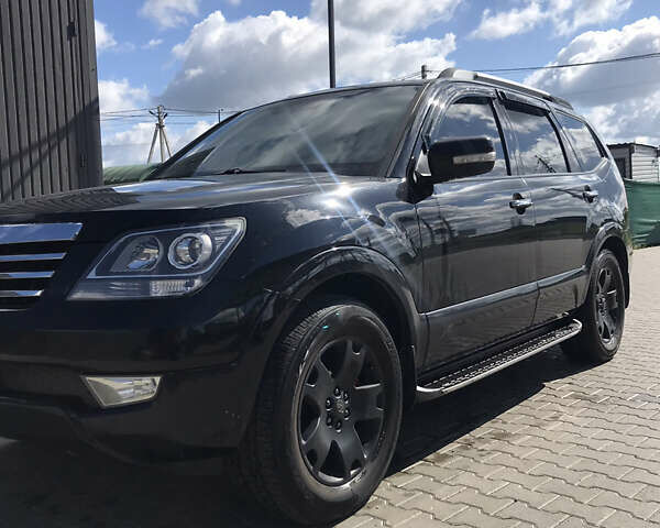 Чорний Кіа Мохаве, об'ємом двигуна 3 л та пробігом 222 тис. км за 12500 $, фото 4 на Automoto.ua