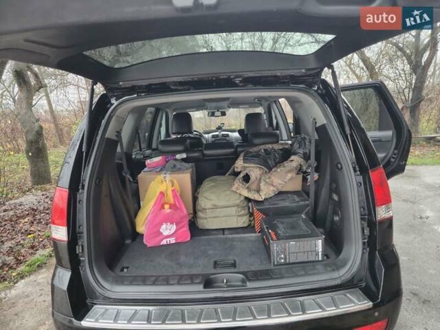 Чорний Кіа Мохаве, об'ємом двигуна 3.78 л та пробігом 296 тис. км за 13700 $, фото 8 на Automoto.ua