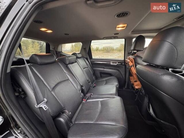 Черный Киа Мохаве, объемом двигателя 2.96 л и пробегом 282 тыс. км за 16000 $, фото 12 на Automoto.ua