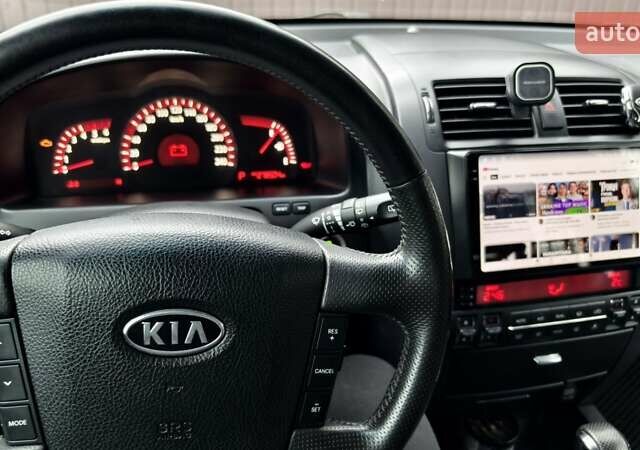 Черный Киа Мохаве, объемом двигателя 2.96 л и пробегом 278 тыс. км за 14000 $, фото 9 на Automoto.ua