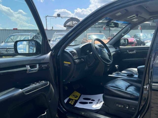 Черный Киа Мохаве, объемом двигателя 3 л и пробегом 194 тыс. км за 13990 $, фото 8 на Automoto.ua