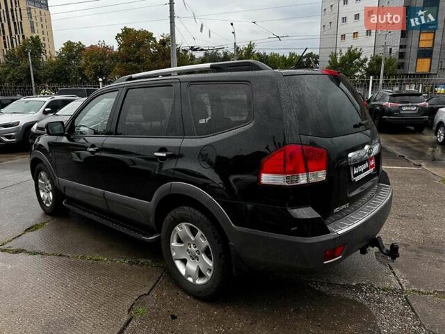 Чорний Кіа Мохаве, об'ємом двигуна 3 л та пробігом 244 тис. км за 15890 $, фото 5 на Automoto.ua