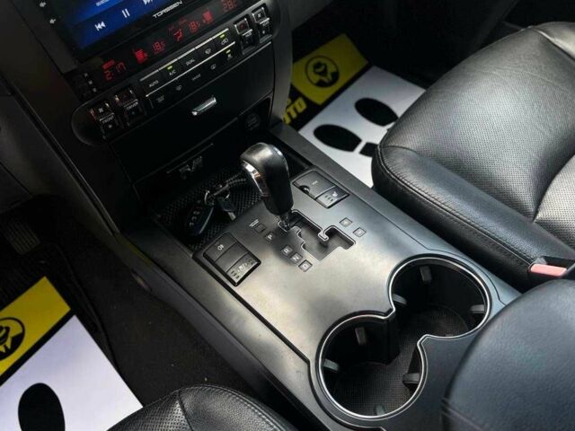 Черный Киа Мохаве, объемом двигателя 3 л и пробегом 194 тыс. км за 13990 $, фото 20 на Automoto.ua