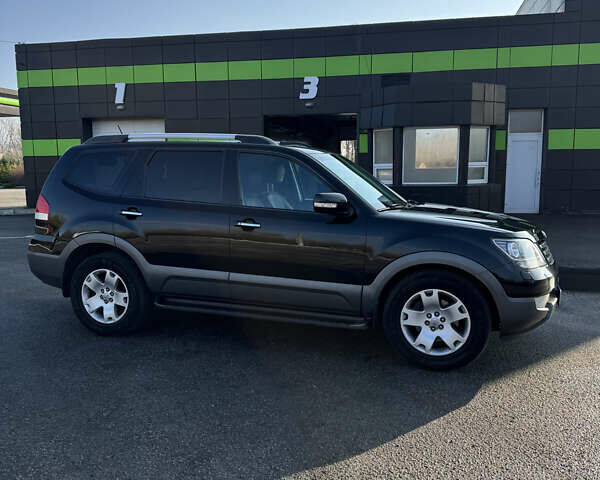 Черный Киа Мохаве, объемом двигателя 2.96 л и пробегом 143 тыс. км за 15900 $, фото 3 на Automoto.ua