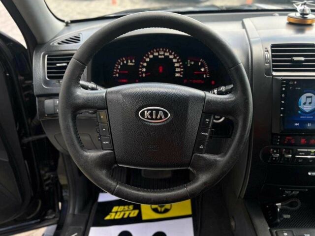 Черный Киа Мохаве, объемом двигателя 3 л и пробегом 194 тыс. км за 13990 $, фото 13 на Automoto.ua