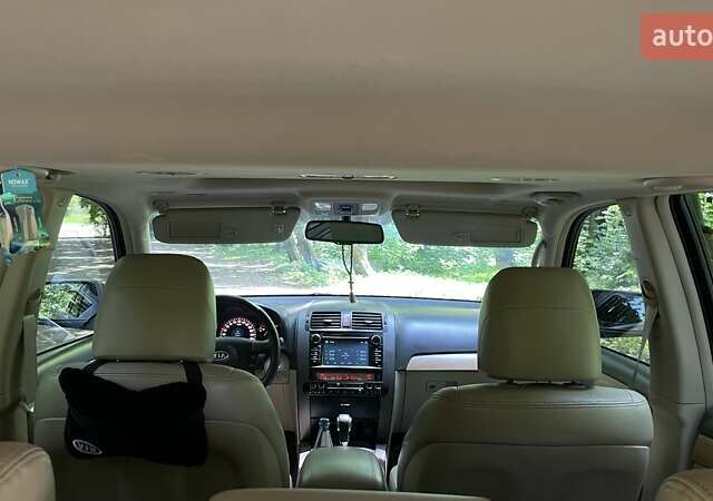 Черный Киа Мохаве, объемом двигателя 2.96 л и пробегом 315 тыс. км за 12500 $, фото 15 на Automoto.ua