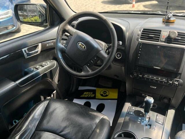 Черный Киа Мохаве, объемом двигателя 3 л и пробегом 194 тыс. км за 13990 $, фото 18 на Automoto.ua