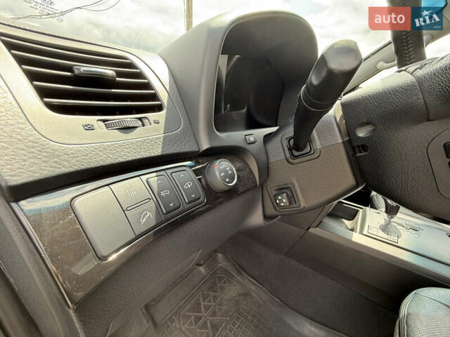 Чорний Кіа Мохаве, об'ємом двигуна 2.96 л та пробігом 318 тис. км за 13490 $, фото 27 на Automoto.ua