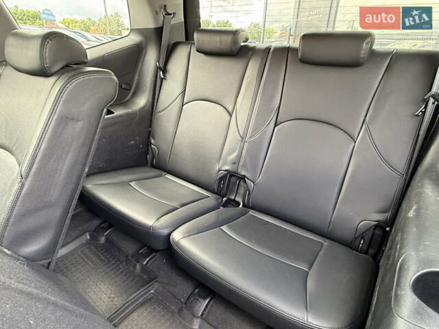 Чорний Кіа Мохаве, об'ємом двигуна 2.96 л та пробігом 318 тис. км за 13490 $, фото 16 на Automoto.ua