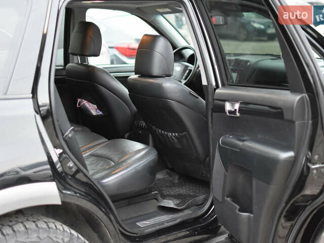 Черный Киа Мохаве, объемом двигателя 2.96 л и пробегом 160 тыс. км за 15500 $, фото 12 на Automoto.ua