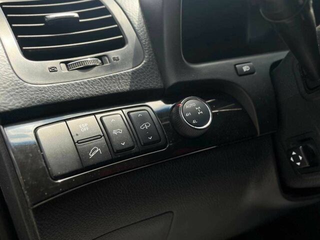 Черный Киа Мохаве, объемом двигателя 3 л и пробегом 194 тыс. км за 13990 $, фото 11 на Automoto.ua