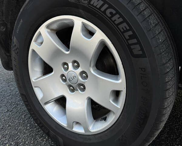 Черный Киа Мохаве, объемом двигателя 2.96 л и пробегом 143 тыс. км за 15900 $, фото 19 на Automoto.ua