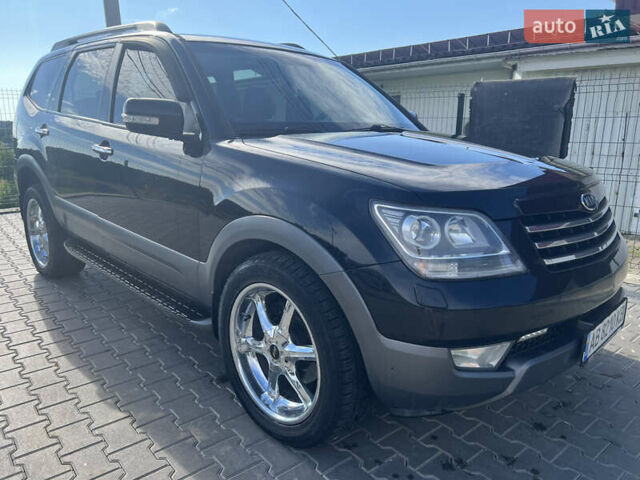 Чорний Кіа Мохаве, об'ємом двигуна 3 л та пробігом 309 тис. км за 13500 $, фото 1 на Automoto.ua