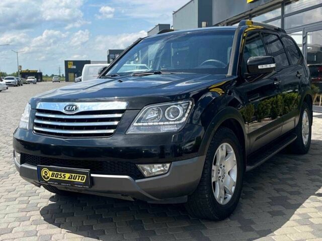 Черный Киа Мохаве, объемом двигателя 3 л и пробегом 194 тыс. км за 13990 $, фото 2 на Automoto.ua