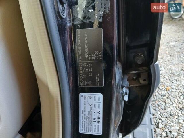 Черный Киа Мохаве, объемом двигателя 2.96 л и пробегом 243 тыс. км за 16000 $, фото 14 на Automoto.ua