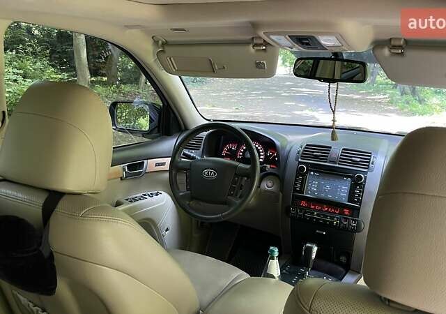Черный Киа Мохаве, объемом двигателя 2.96 л и пробегом 315 тыс. км за 12500 $, фото 18 на Automoto.ua