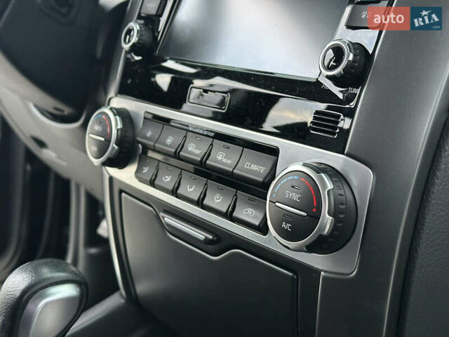 Черный Киа Мохаве, объемом двигателя 2.96 л и пробегом 188 тыс. км за 23500 $, фото 40 на Automoto.ua