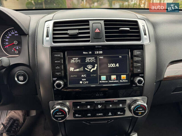 Черный Киа Мохаве, объемом двигателя 2.96 л и пробегом 190 тыс. км за 16900 $, фото 12 на Automoto.ua