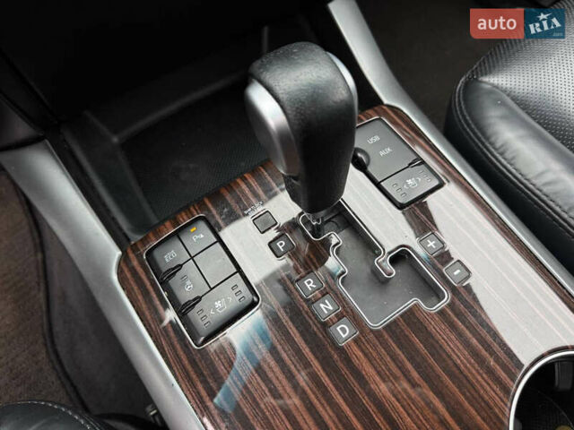 Черный Киа Мохаве, объемом двигателя 2.96 л и пробегом 190 тыс. км за 16900 $, фото 15 на Automoto.ua