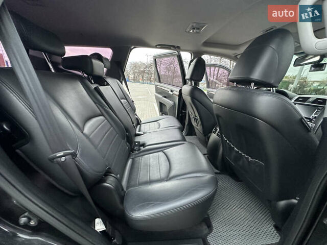 Черный Киа Мохаве, объемом двигателя 2.96 л и пробегом 188 тыс. км за 23500 $, фото 25 на Automoto.ua