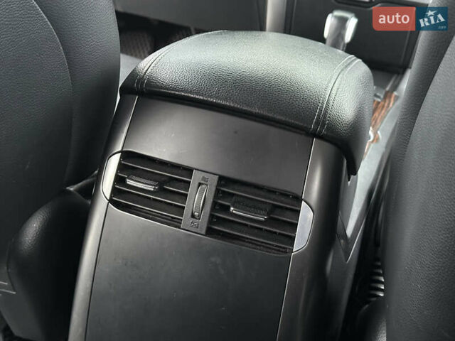 Черный Киа Мохаве, объемом двигателя 2.96 л и пробегом 188 тыс. км за 23500 $, фото 28 на Automoto.ua