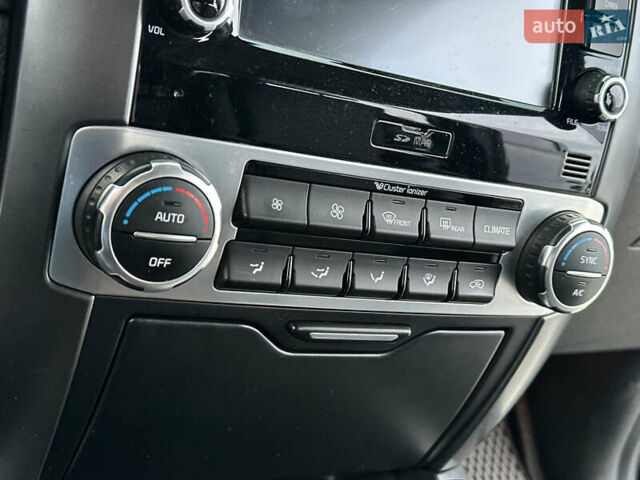 Черный Киа Мохаве, объемом двигателя 2.96 л и пробегом 188 тыс. км за 23500 $, фото 50 на Automoto.ua