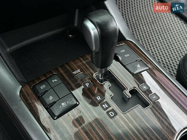 Черный Киа Мохаве, объемом двигателя 2.96 л и пробегом 188 тыс. км за 23500 $, фото 51 на Automoto.ua