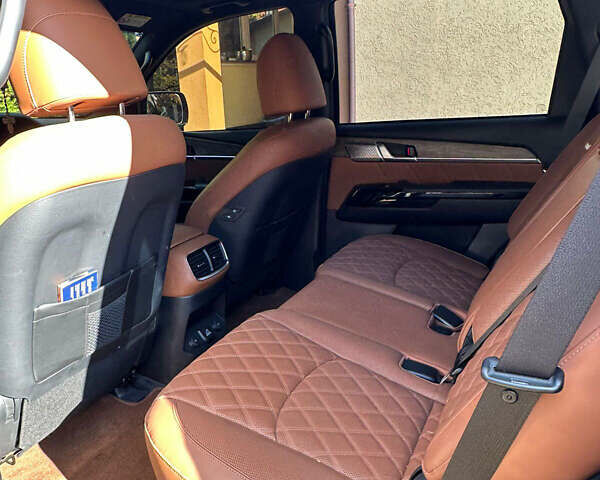 Чорний Кіа Мохаве, об'ємом двигуна 2.96 л та пробігом 23 тис. км за 53000 $, фото 13 на Automoto.ua