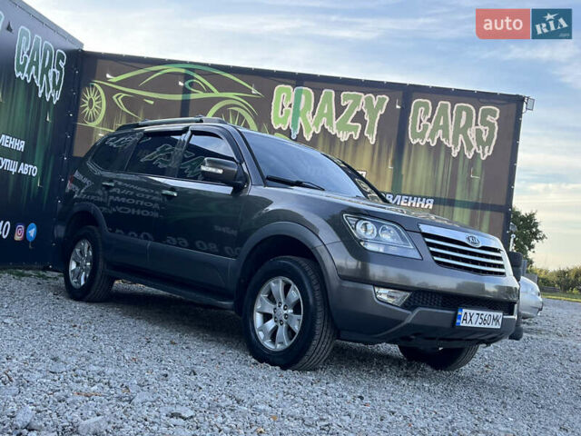 Коричневий Кіа Мохаве, об'ємом двигуна 3.78 л та пробігом 252 тис. км за 9500 $, фото 4 на Automoto.ua
