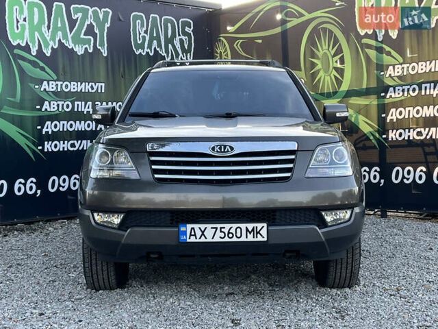 Коричневий Кіа Мохаве, об'ємом двигуна 3.78 л та пробігом 252 тис. км за 9500 $, фото 3 на Automoto.ua