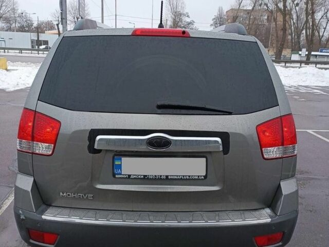 Кіа Мохаве, об'ємом двигуна 3.8 л та пробігом 240 тис. км за 12500 $, фото 5 на Automoto.ua