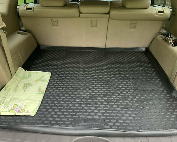 Киа Мохаве, объемом двигателя 2.96 л и пробегом 261 тыс. км за 15000 $, фото 8 на Automoto.ua