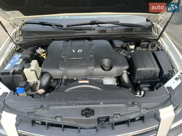 Киа Мохаве, объемом двигателя 2.96 л и пробегом 261 тыс. км за 15000 $, фото 21 на Automoto.ua