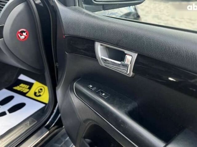 Киа Мохаве, объемом двигателя 3 л и пробегом 194 тыс. км за 14500 $, фото 25 на Automoto.ua