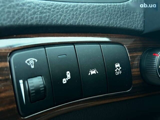 Кіа Мохаве, об'ємом двигуна 3 л та пробігом 148 тис. км за 22700 $, фото 17 на Automoto.ua