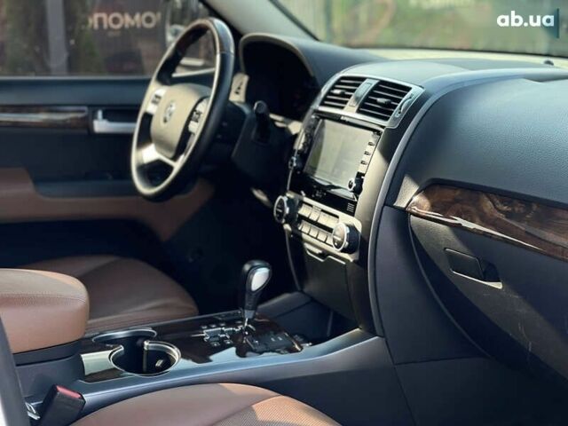 Киа Мохаве, объемом двигателя 3 л и пробегом 83 тыс. км за 24000 $, фото 17 на Automoto.ua
