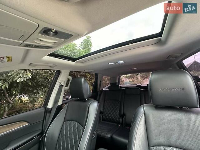 Киа Мохаве, объемом двигателя 2.96 л и пробегом 195 тыс. км за 37000 $, фото 14 на Automoto.ua