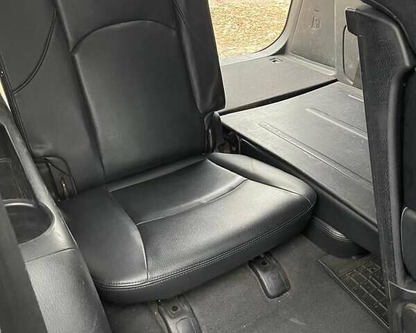 Серый Киа Мохаве, объемом двигателя 3.78 л и пробегом 293 тыс. км за 11500 $, фото 29 на Automoto.ua