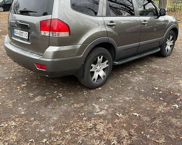 Серый Киа Мохаве, объемом двигателя 3.78 л и пробегом 293 тыс. км за 11500 $, фото 6 на Automoto.ua