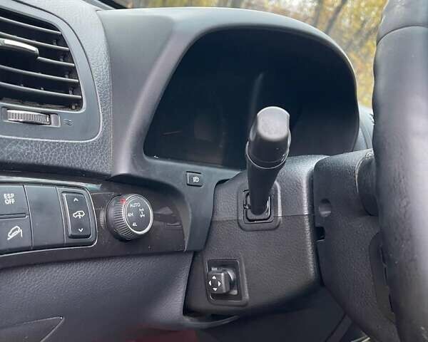 Серый Киа Мохаве, объемом двигателя 3.78 л и пробегом 293 тыс. км за 11500 $, фото 3 на Automoto.ua