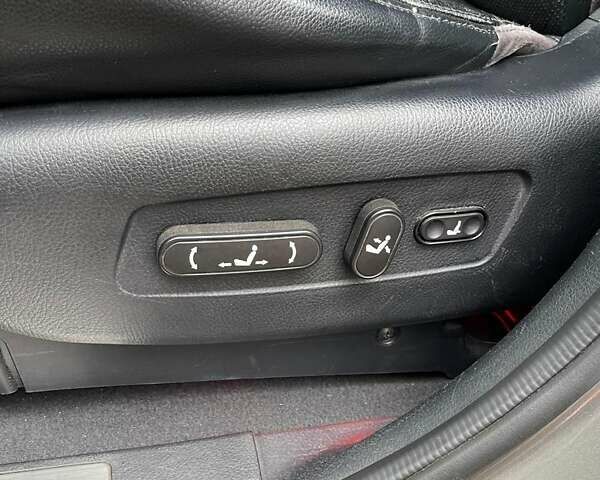 Серый Киа Мохаве, объемом двигателя 3.78 л и пробегом 293 тыс. км за 11500 $, фото 2 на Automoto.ua