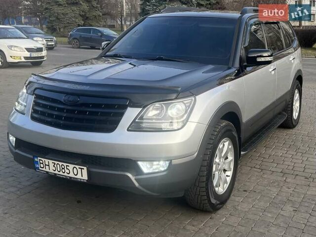 Серый Киа Мохаве, объемом двигателя 3.78 л и пробегом 118 тыс. км за 14000 $, фото 2 на Automoto.ua