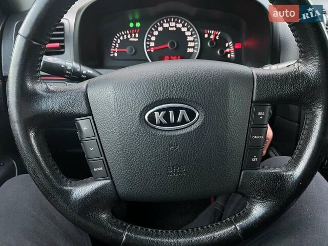 Серый Киа Мохаве, объемом двигателя 3.78 л и пробегом 118 тыс. км за 14000 $, фото 30 на Automoto.ua